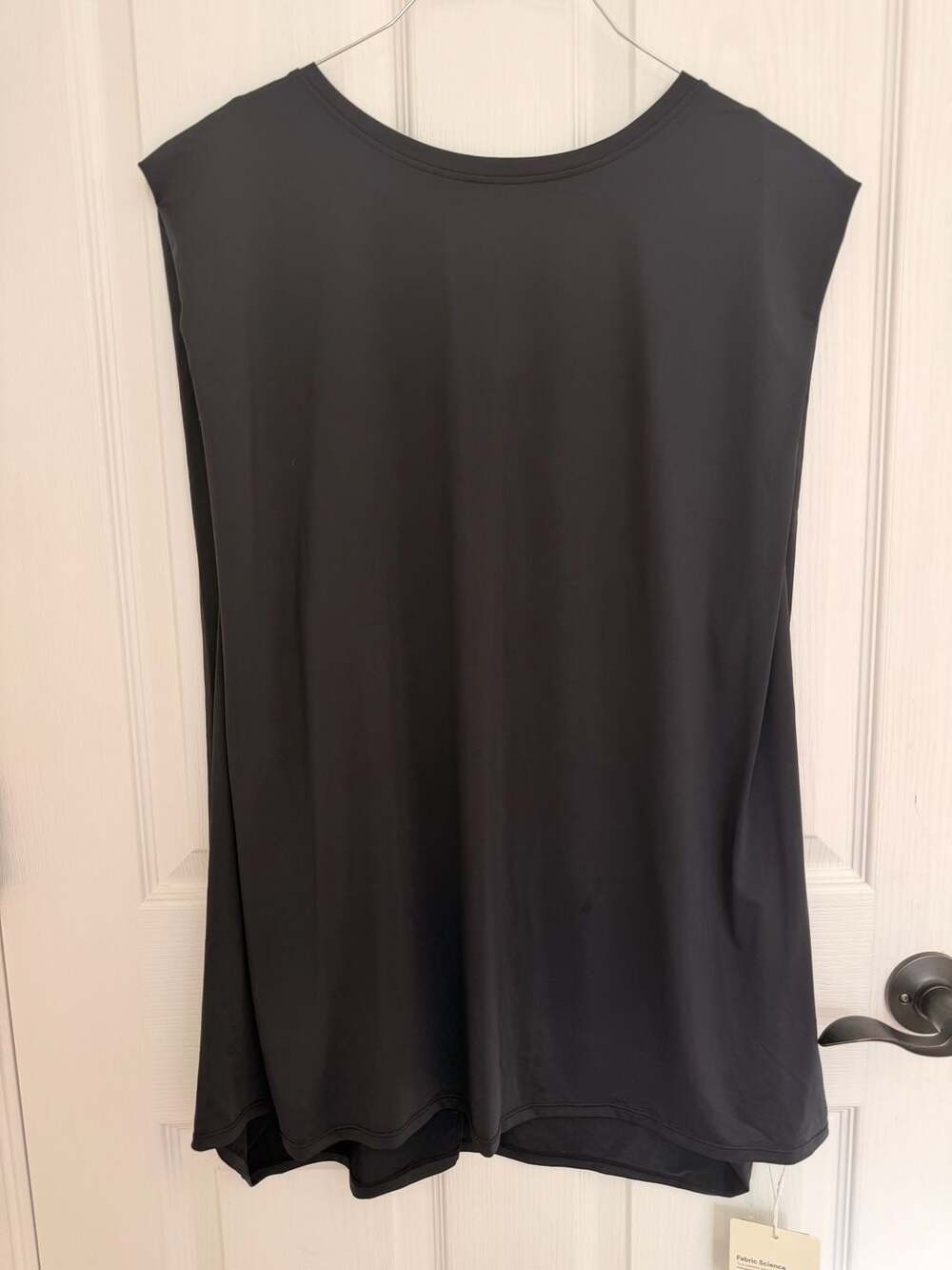 Halara Sleeveless Crew Neck Longline Tunic Top in Black